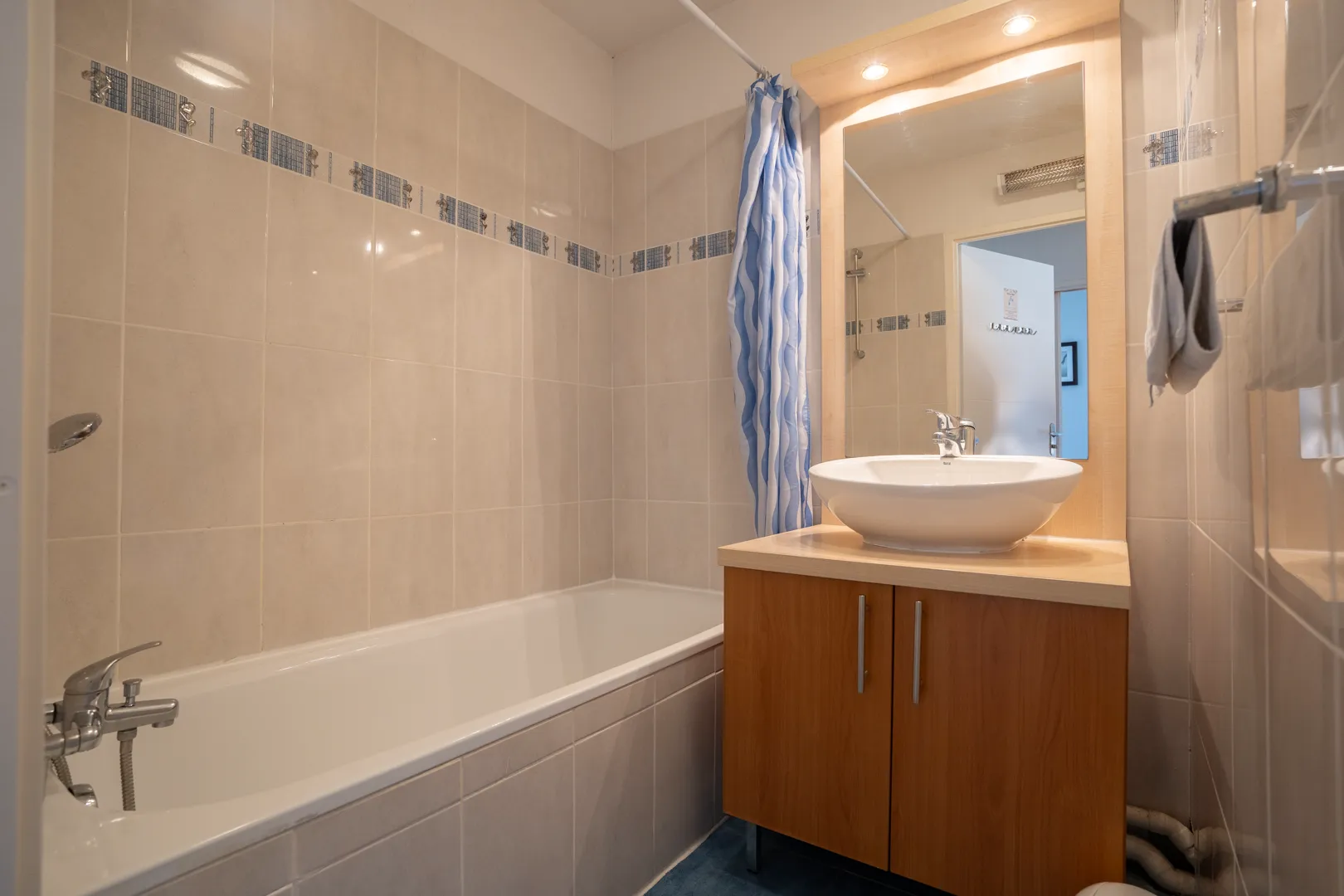 Appartement classique 33m2 - salle de bain